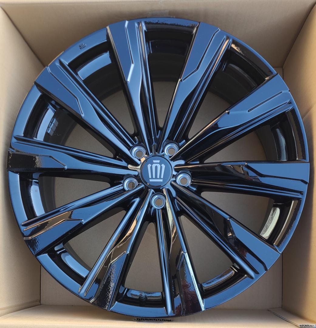 TOYOTA　クラウンスポーツ　純正アルミホイール（へっぷりボーイ）