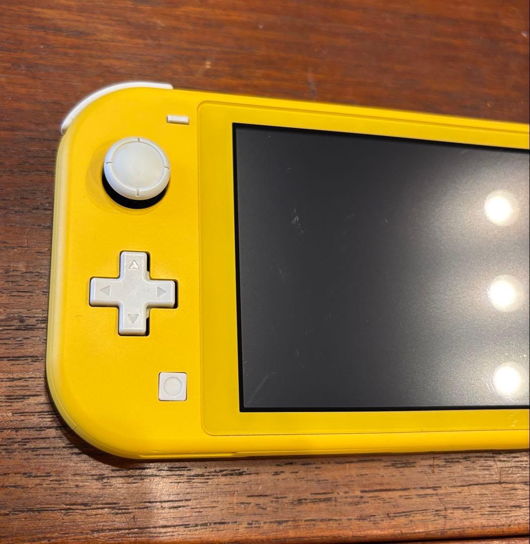 d*9様 Nintendo Switch Lite イエロー 充電器付き