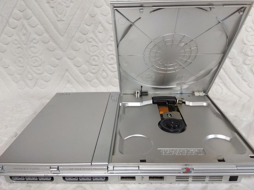 ⭐️完動品✨レンズ交換メンテ済✨SCPH-77000 本体 薄型 PS2　※39