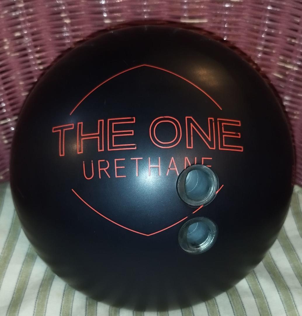 【キュウサン専用】ザ・ワン ブラックウレタン　14ポンド　ボウリングボール