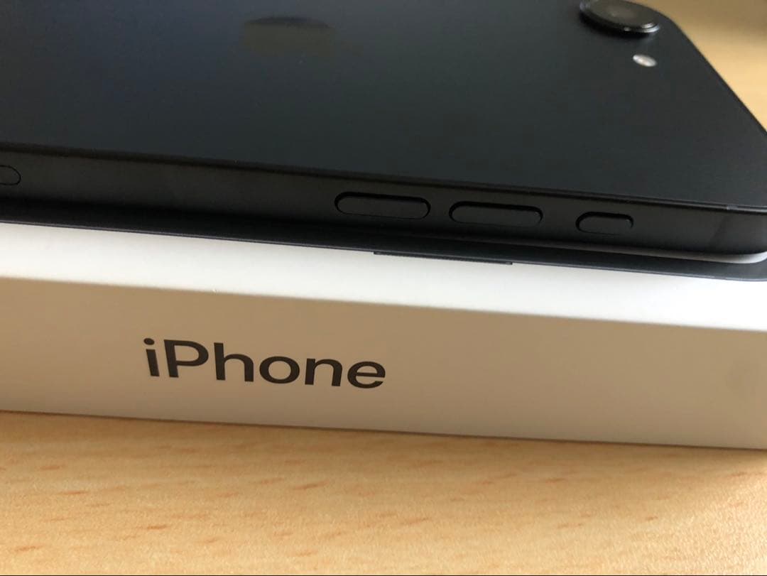 【美品】iPhone16e 128GB バッテリー100%