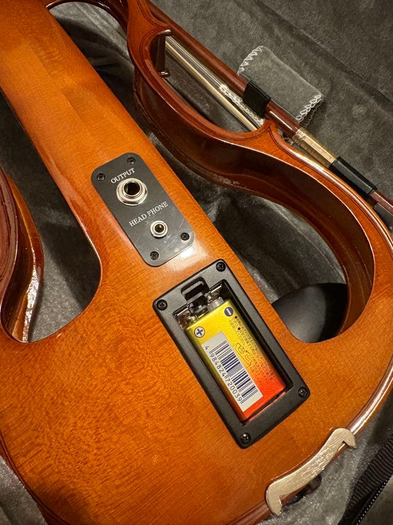 カルロジョルダーノ エレキバイオリン ケース弓付き　cv-210e 顎当てなし