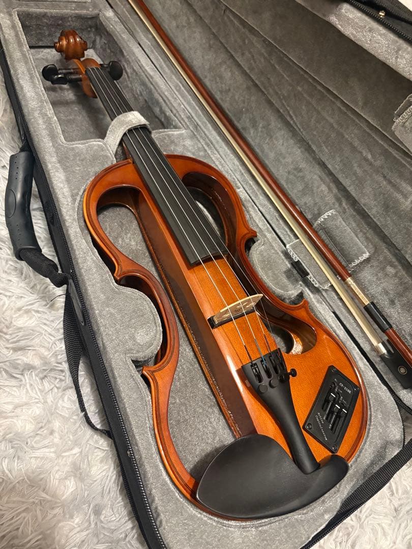 カルロジョルダーノ エレキバイオリン ケース弓付き　cv-210e 顎当てなし