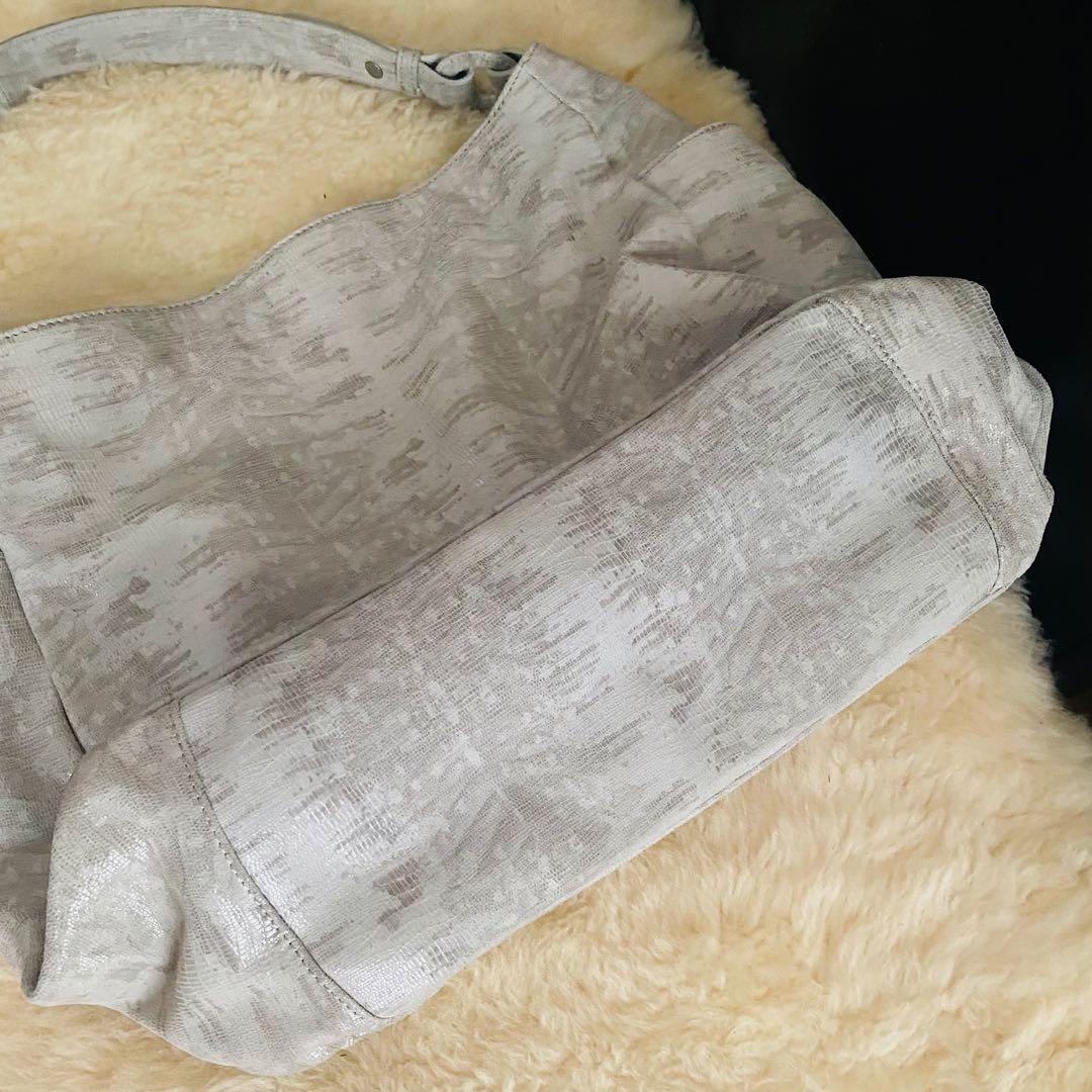 未使用❣️ TORY BURCH トリーバーチ ホーボーバッグ ライトグレー　袋付