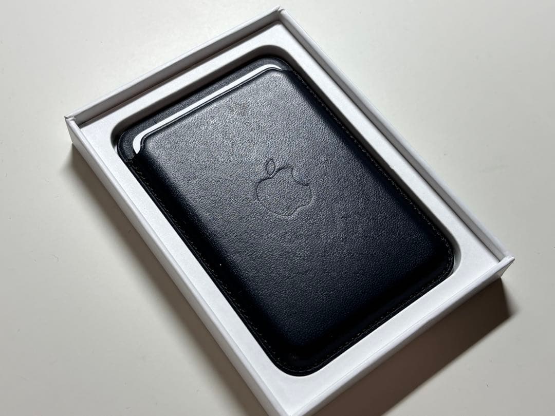 【美品】純正 MagSafe対応 iPhone レザーウォレット・ミッドナイトC