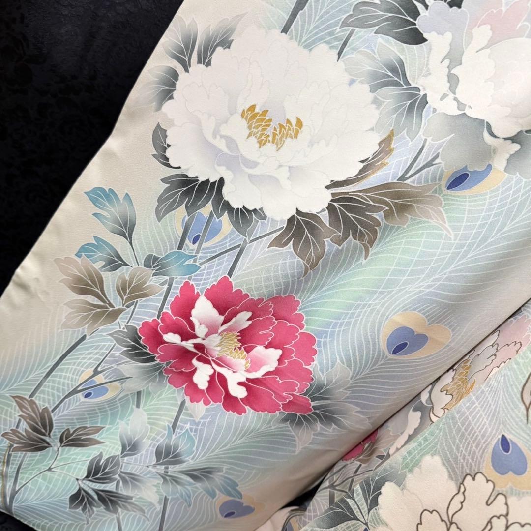 牡丹　孔雀の羽　駒刺繍　金彩　上品　逸品　フルセット　振袖　振り袖　※振袖のみ