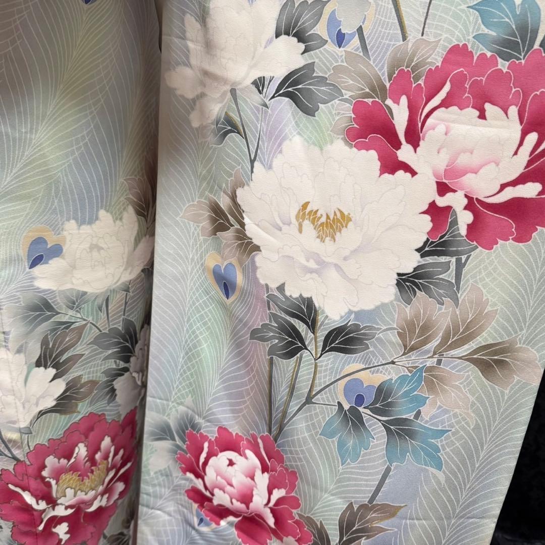 牡丹　孔雀の羽　駒刺繍　金彩　上品　逸品　フルセット　振袖　振り袖　※振袖のみ