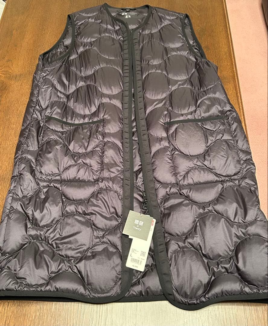 ユニクロ　セオリー　ウルトラライトダウンベスト