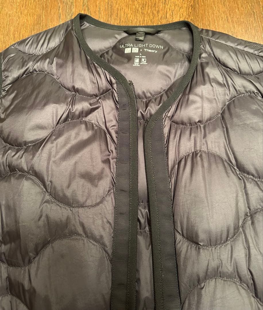 ユニクロ　セオリー　ウルトラライトダウンベスト