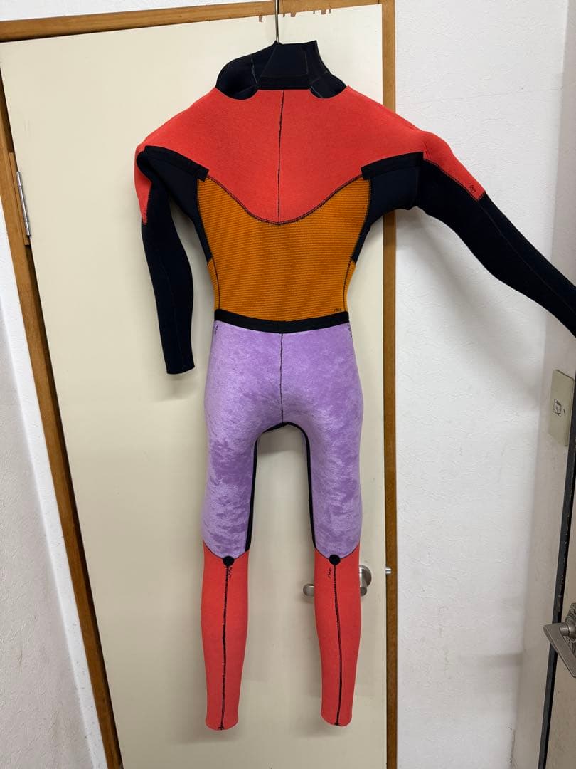 サイバーウエットスーツ男子キッズ用セミドライ新品未使用！