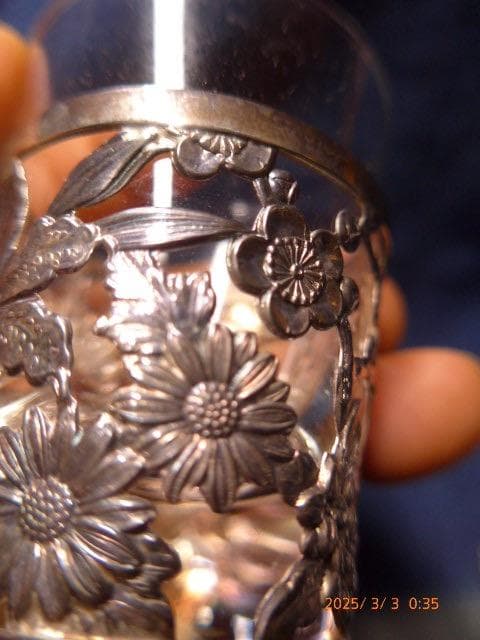 純銀のカバーのついたコップ3点セットです。未使用です