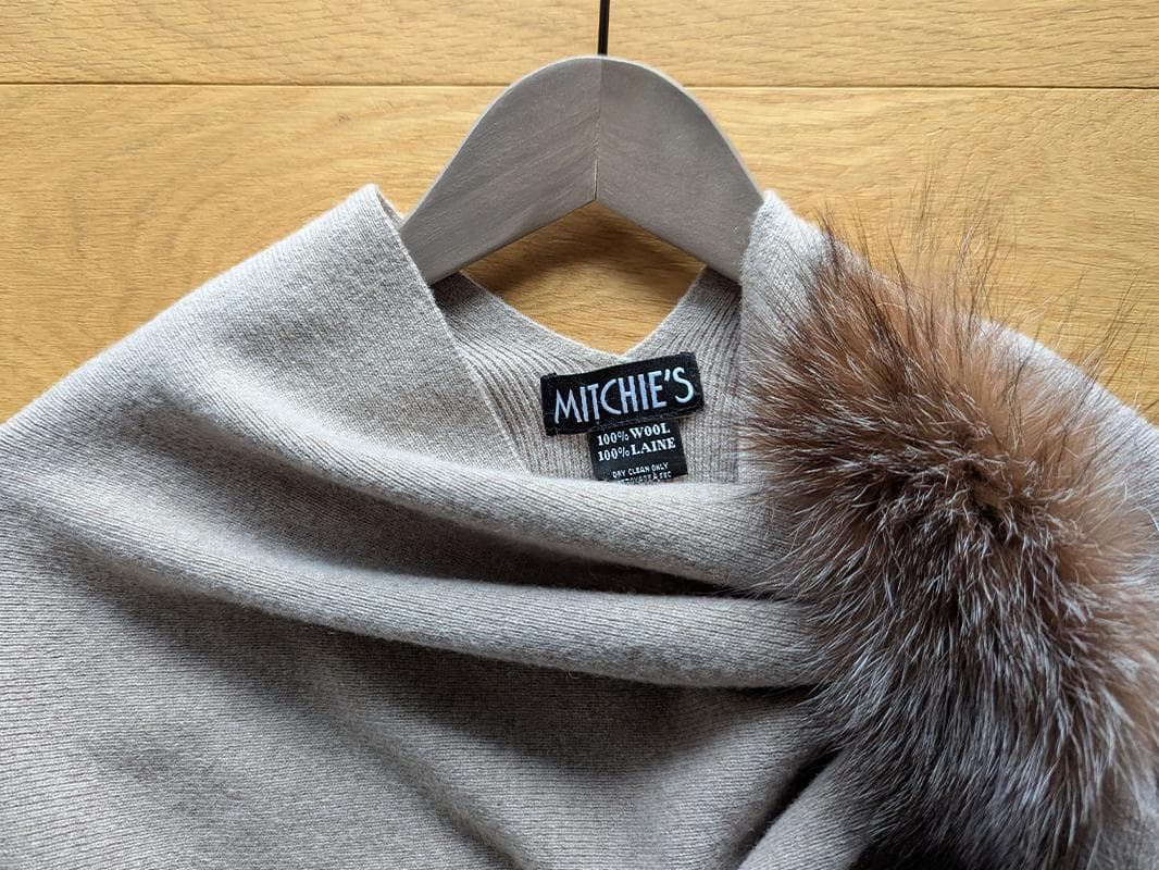 上質ウール100％ ファー付きケープ ポンチョ