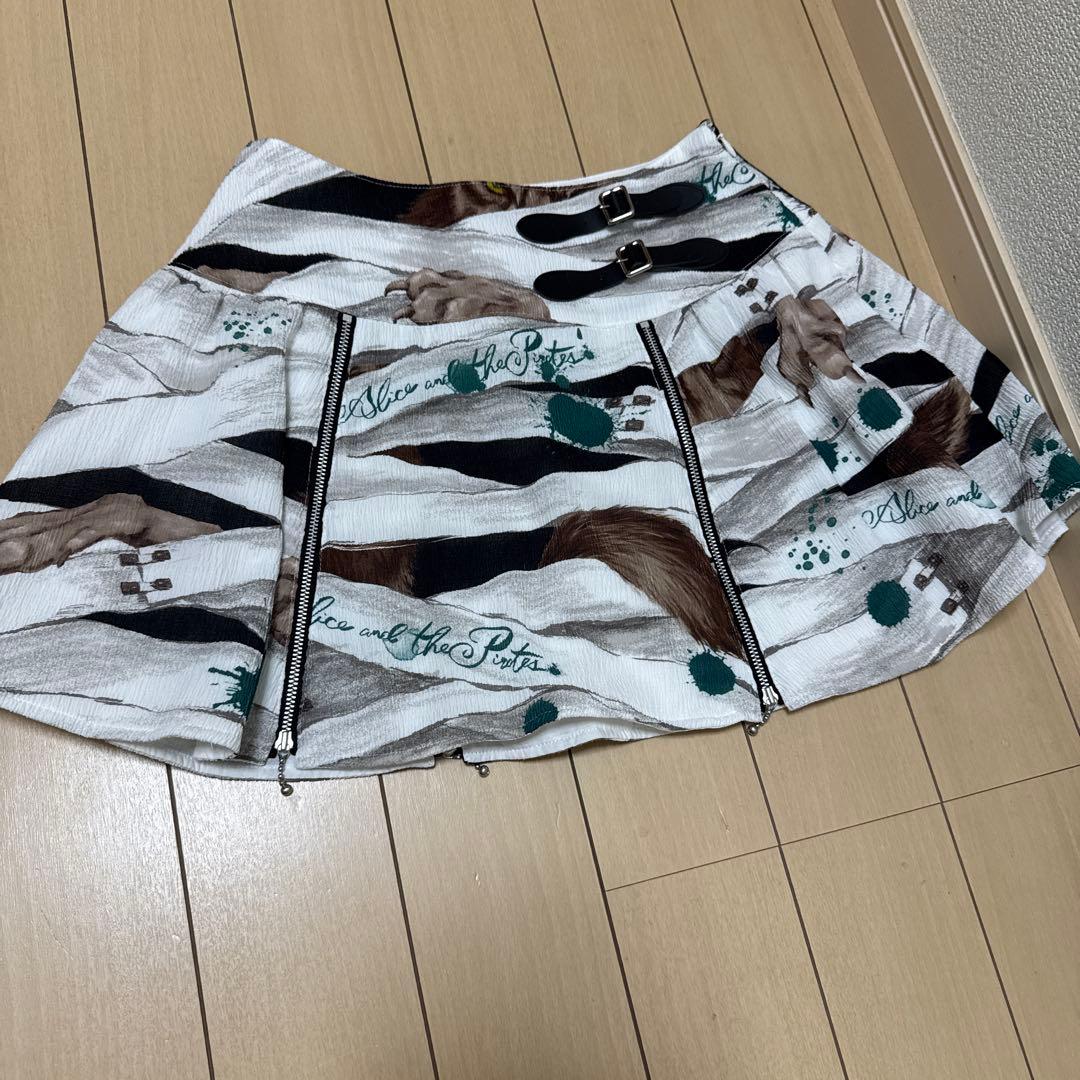 アリスアンドザパイレーツ　Wolf the Ripper柄スカート　グリーン