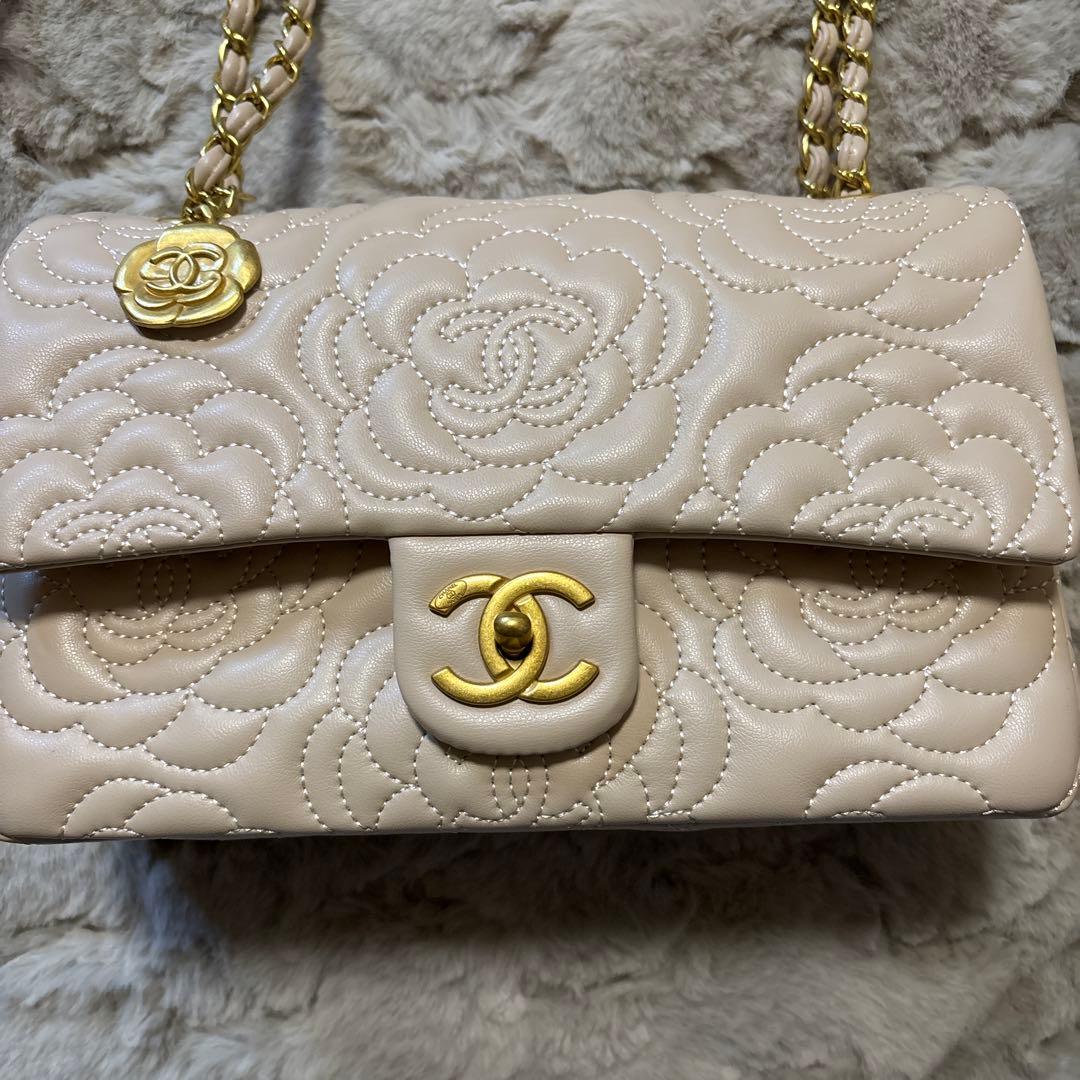 ショルダーバック　ノベルティ　ベージュ✖️ゴールド　カラー