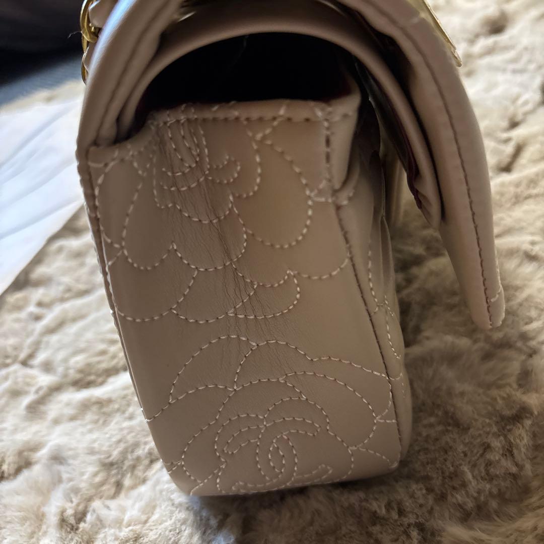 ショルダーバック　ノベルティ　ベージュ✖️ゴールド　カラー