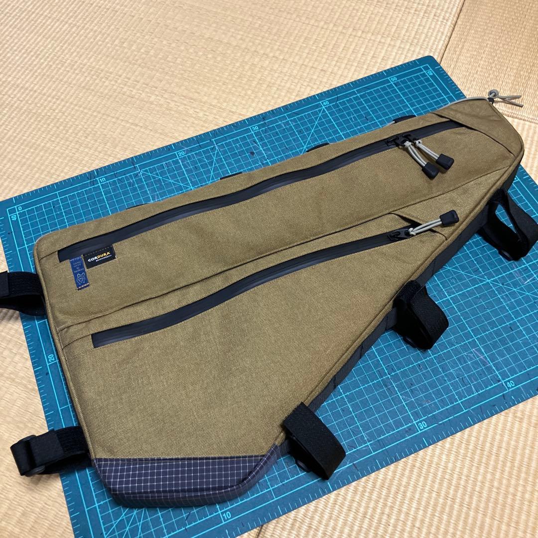 LaLaLaサーリーグラップラー　ハンドメイドフレームバッグ