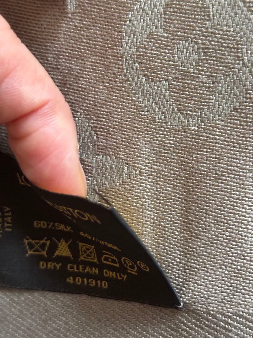 LOUIS VUITTON ・モノグラム グレージュ／グレー　大判ストール