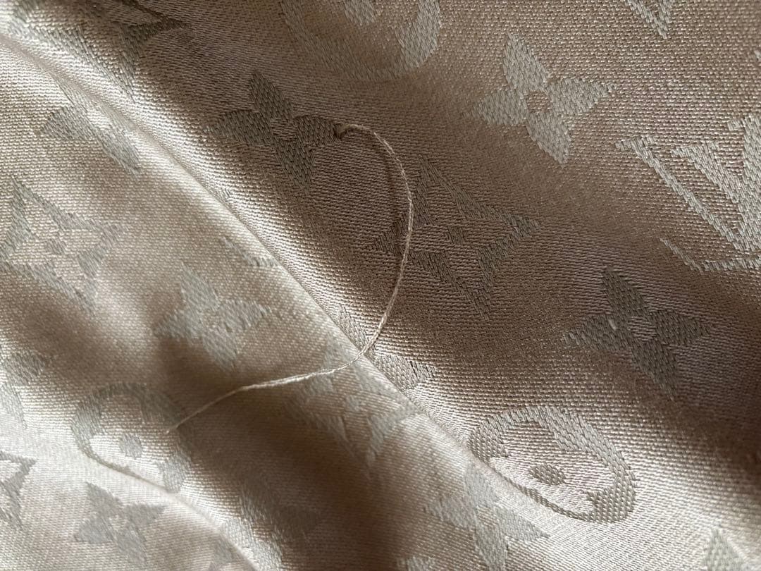 LOUIS VUITTON ・モノグラム グレージュ／グレー　大判ストール