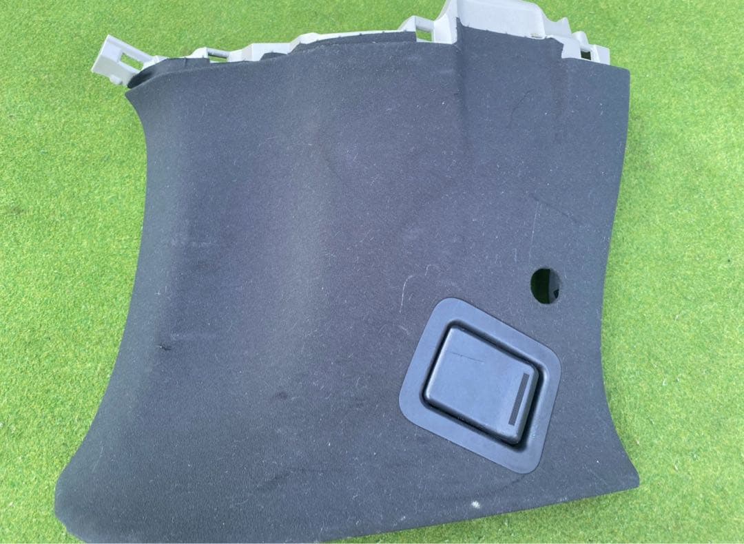 30アルファード　ヴェルファイア　後期　リアピラーカバー