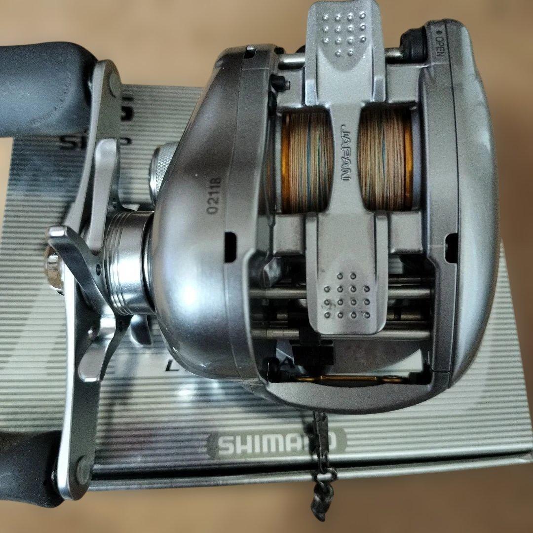 シマノ　SHIMANO nium Mg ベイトリール