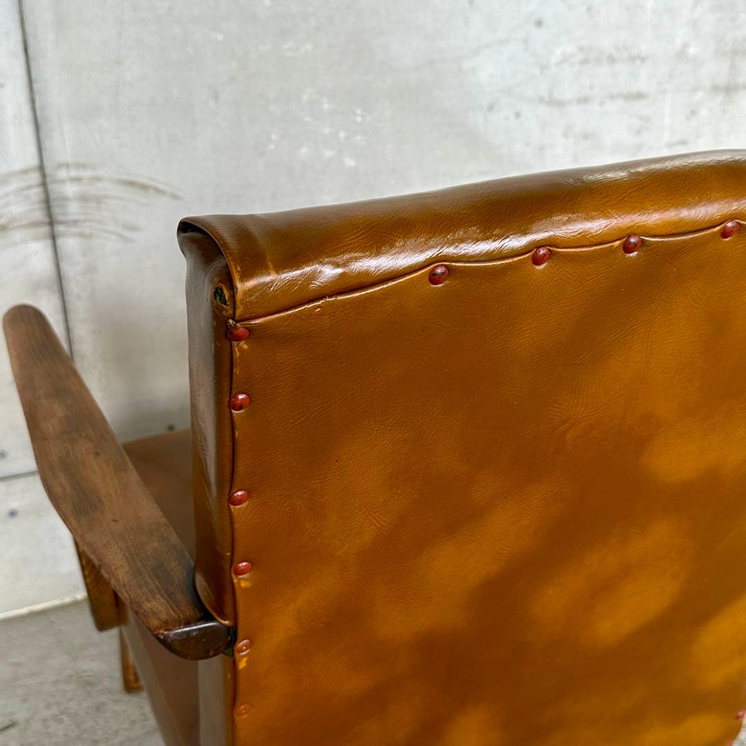 ✦1960〜1970✦PUレザー張り ラウンジチェア 木製脚　喫茶店　昭和レトロ