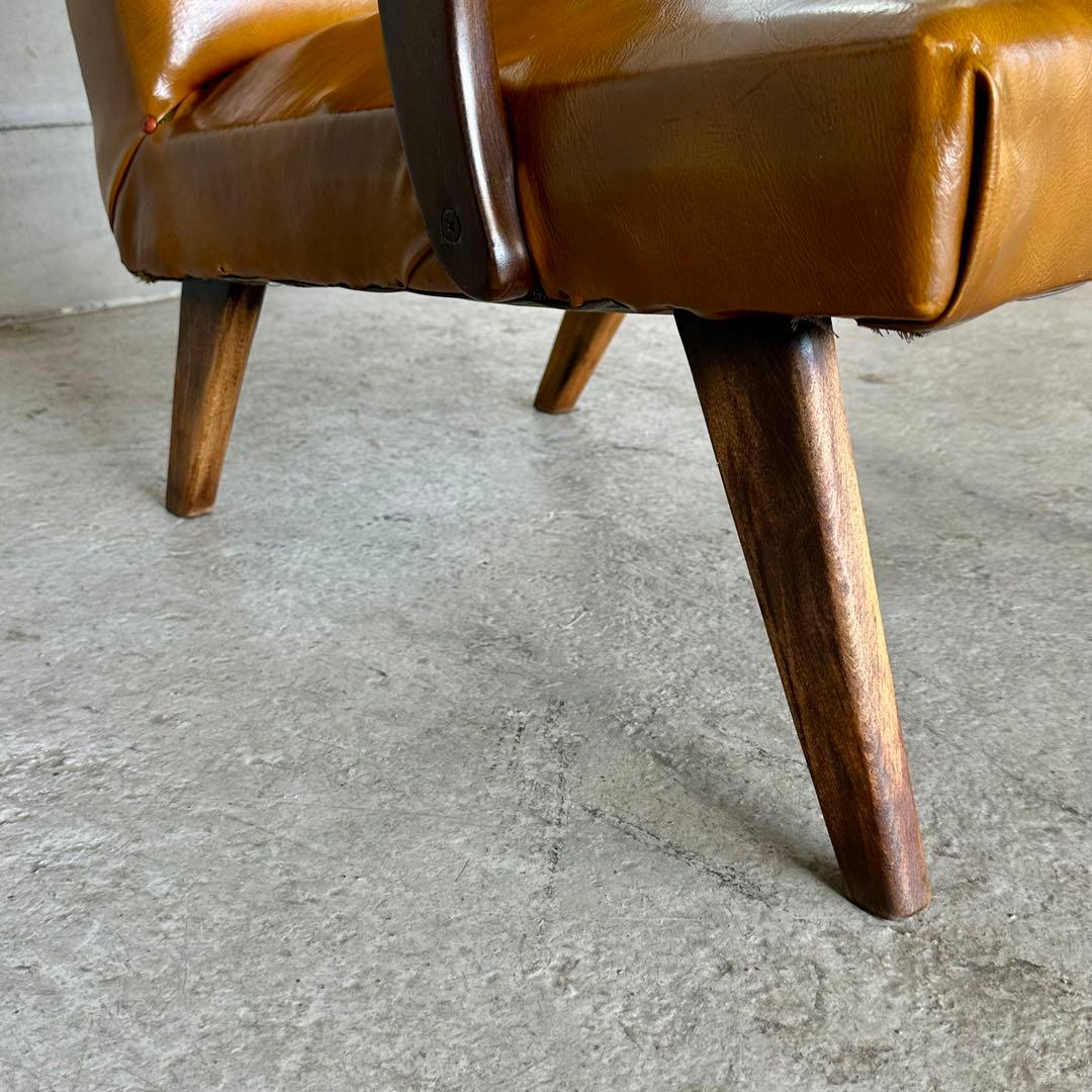 ✦1960〜1970✦PUレザー張り ラウンジチェア 木製脚　喫茶店　昭和レトロ
