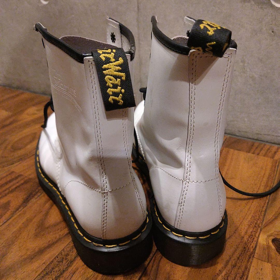 け*読様 Dr.Martin 8ホール 白 イエローステッチ UK9　美品