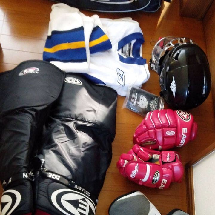 ヘルメット、イーストン。ショルダー、エルボー、BA U E R