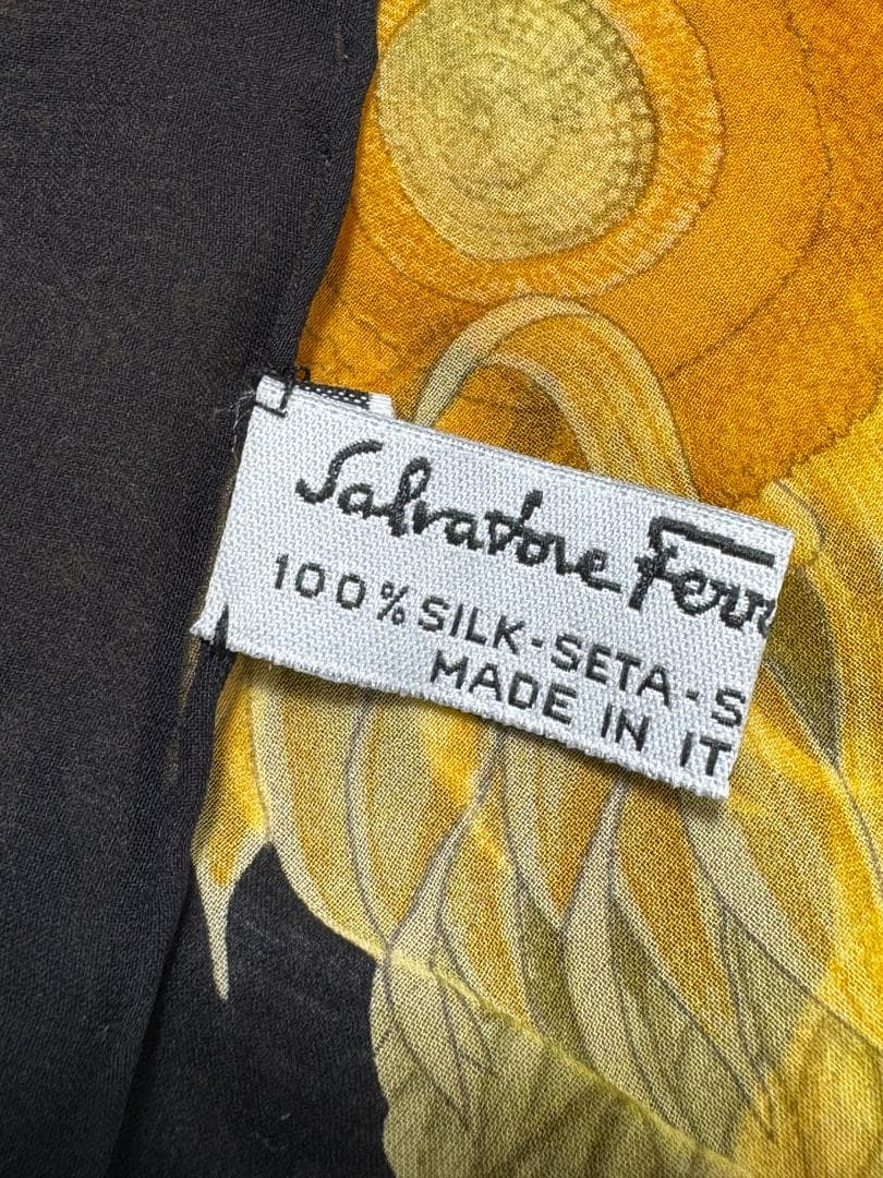 サルヴァトーレフェラガモ　シルク100％　ストール　ｗ2425-1023-①-③