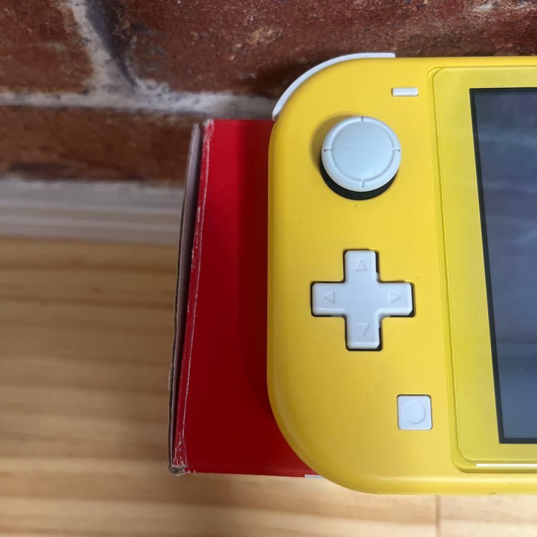 スイッチライト　イエロー　ジャンク品