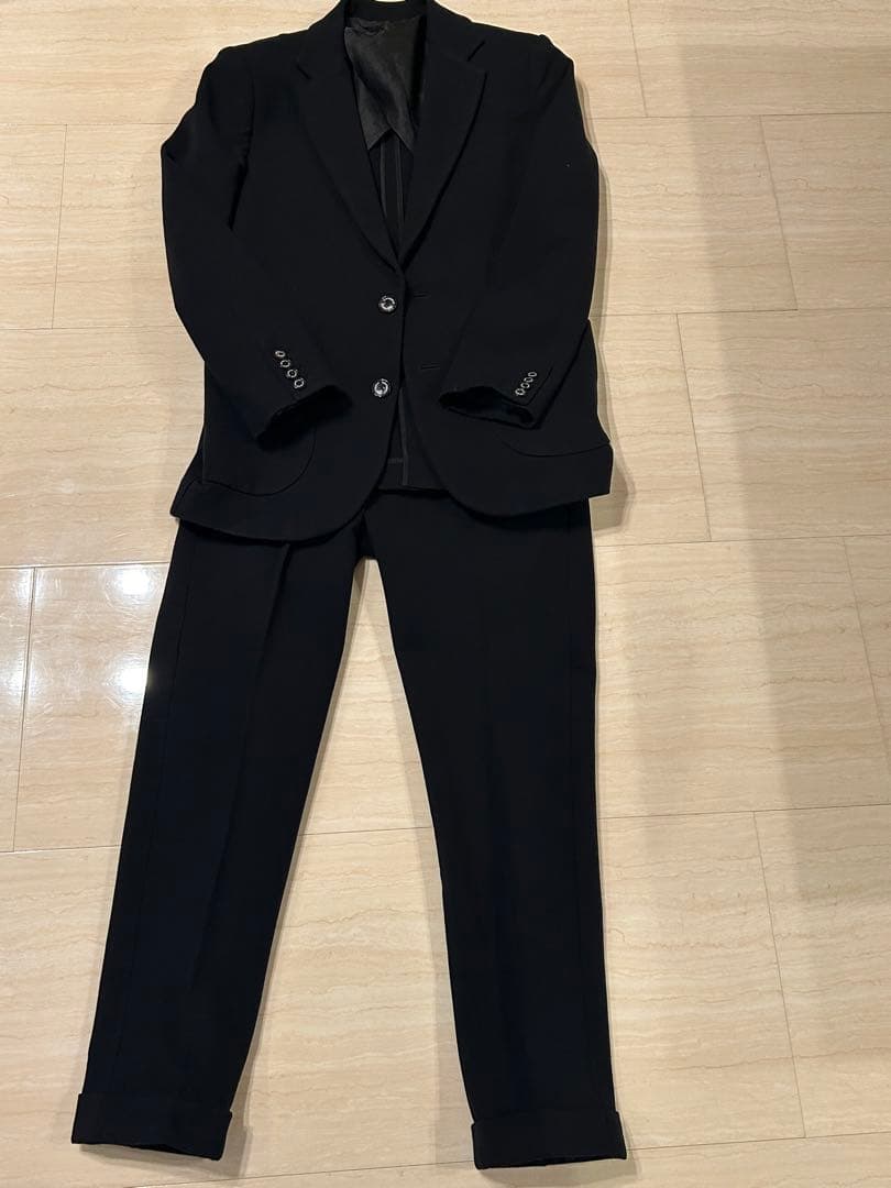 【1piu1uguale3】セットアップスーツ※2回着用、クリーニング済み