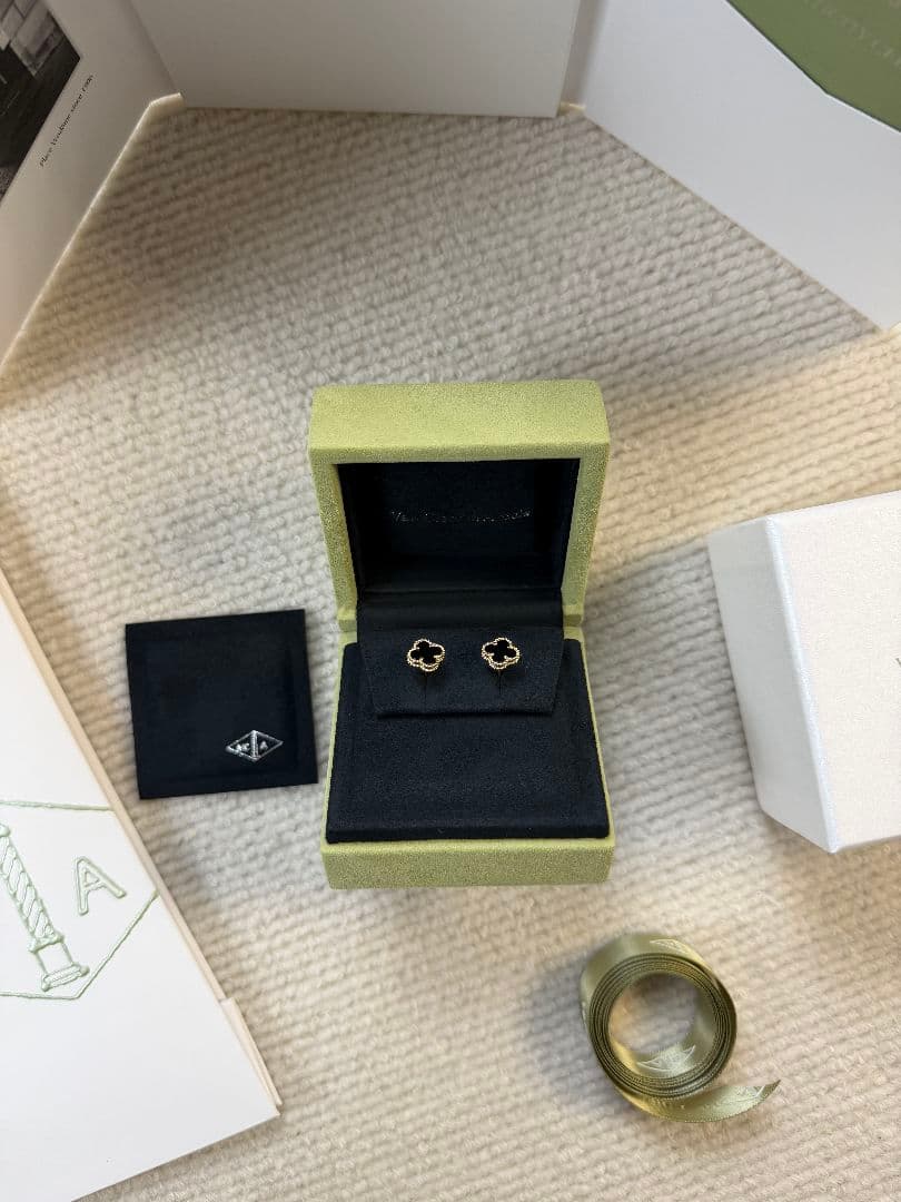 美品 ヴァンクリーフ&アーペル スウィート アルハンブラ ピアス カーネリアン