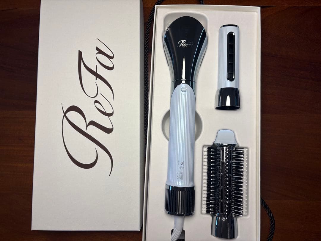 ちゃーこ　新品同様　ReFa ビューテックリセッター（ホワイト）