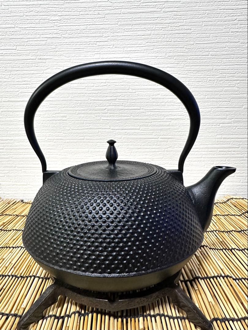 未使用品、栞付　南部盛榮堂ＯＩＧＥＮ造　平形アラレ　メーカー保証ＩＨ対応品