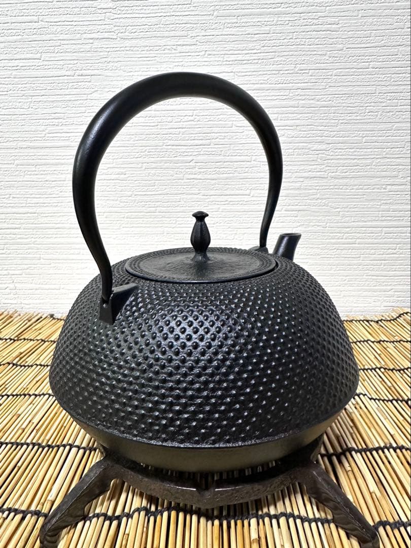 未使用品、栞付　南部盛榮堂ＯＩＧＥＮ造　平形アラレ　メーカー保証ＩＨ対応品