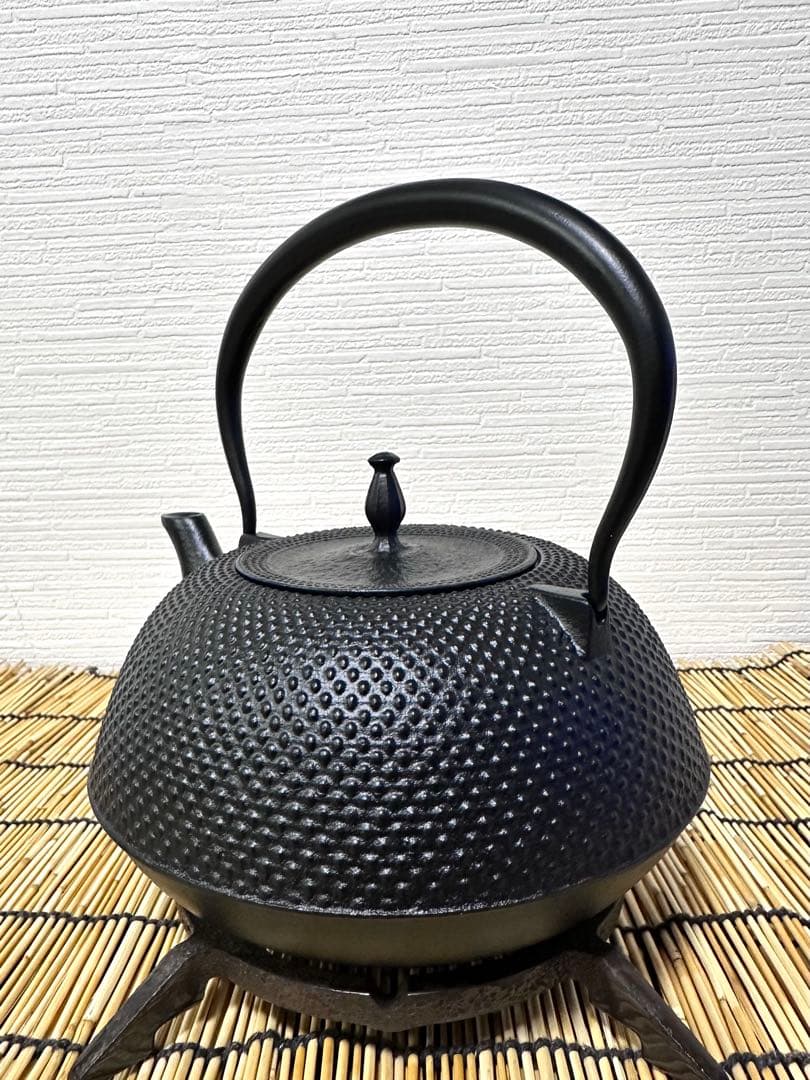 未使用品、栞付　南部盛榮堂ＯＩＧＥＮ造　平形アラレ　メーカー保証ＩＨ対応品