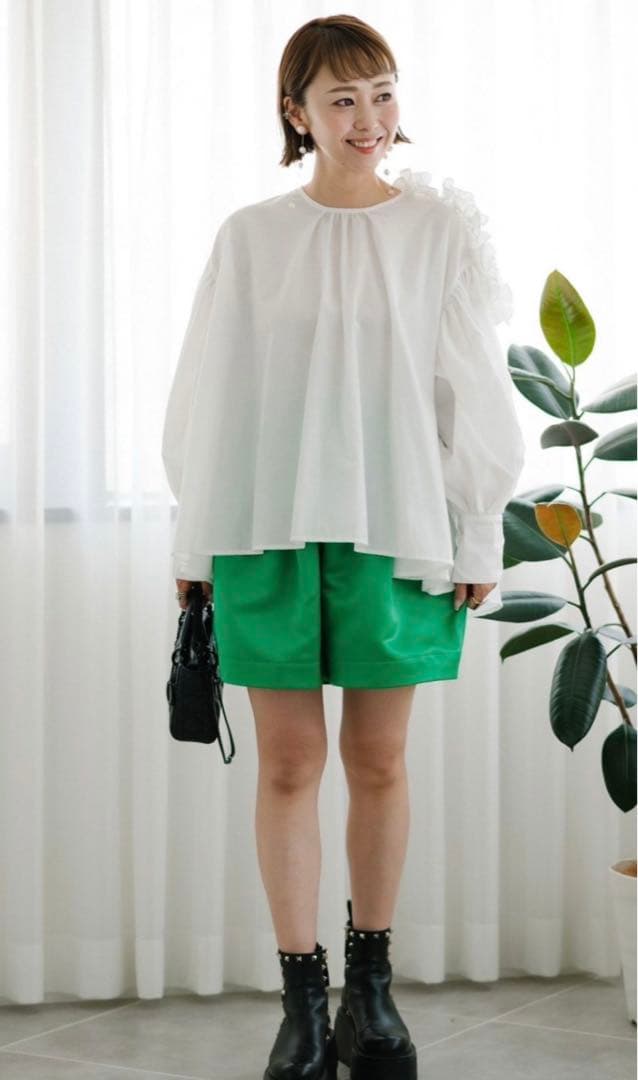 ヴェロフォンナ アキロンコラボバルーンショートパンツ グリーン新品未使用