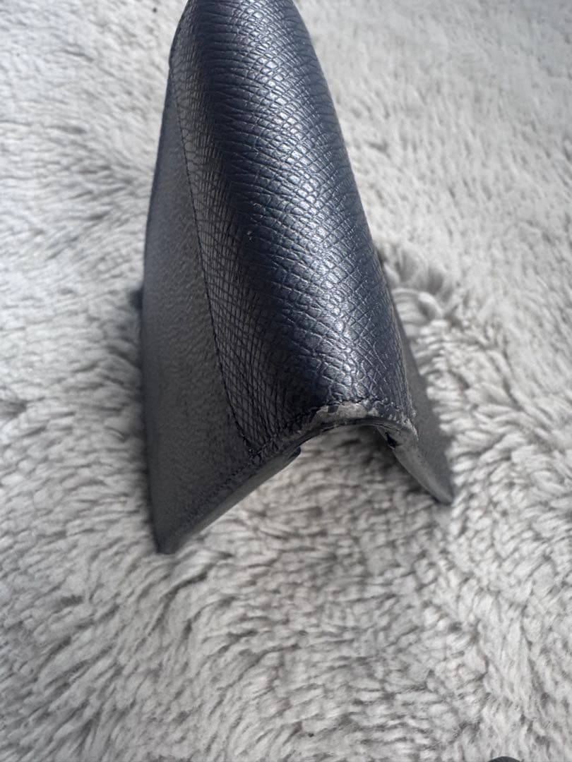 Louis Vuitton 二つ折り財布 グレー系