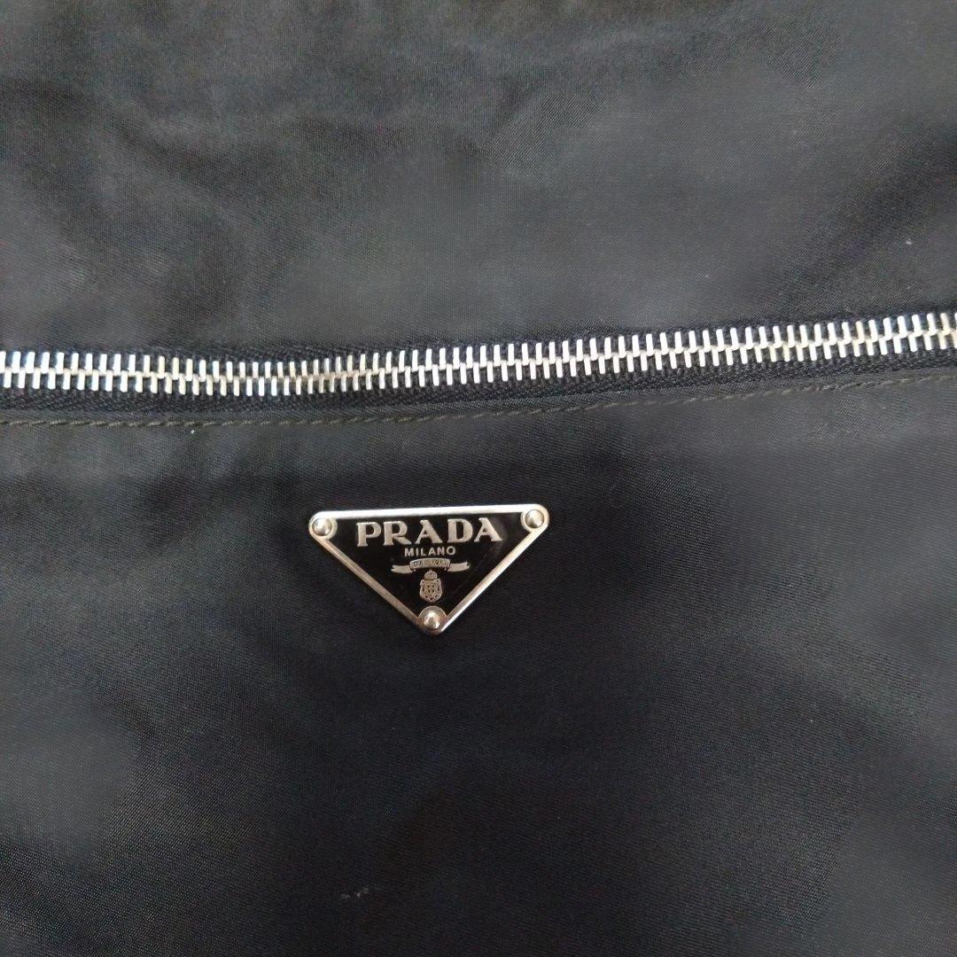 【内布4カ所破れあり】PRADA ブラック ショルダーバッグ　黒