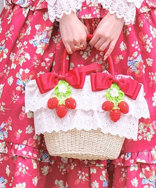 axes femmeいちごあみぐるみ付カゴバッグ（赤）