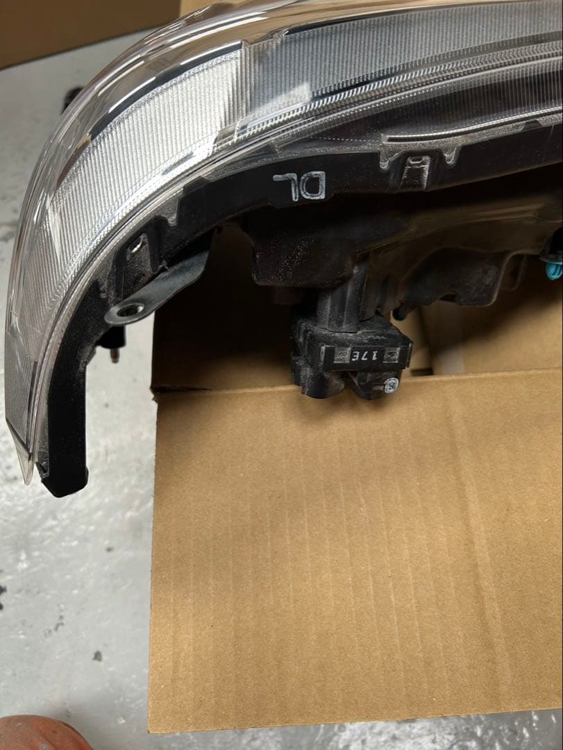 ハイゼット左ヘッドライト