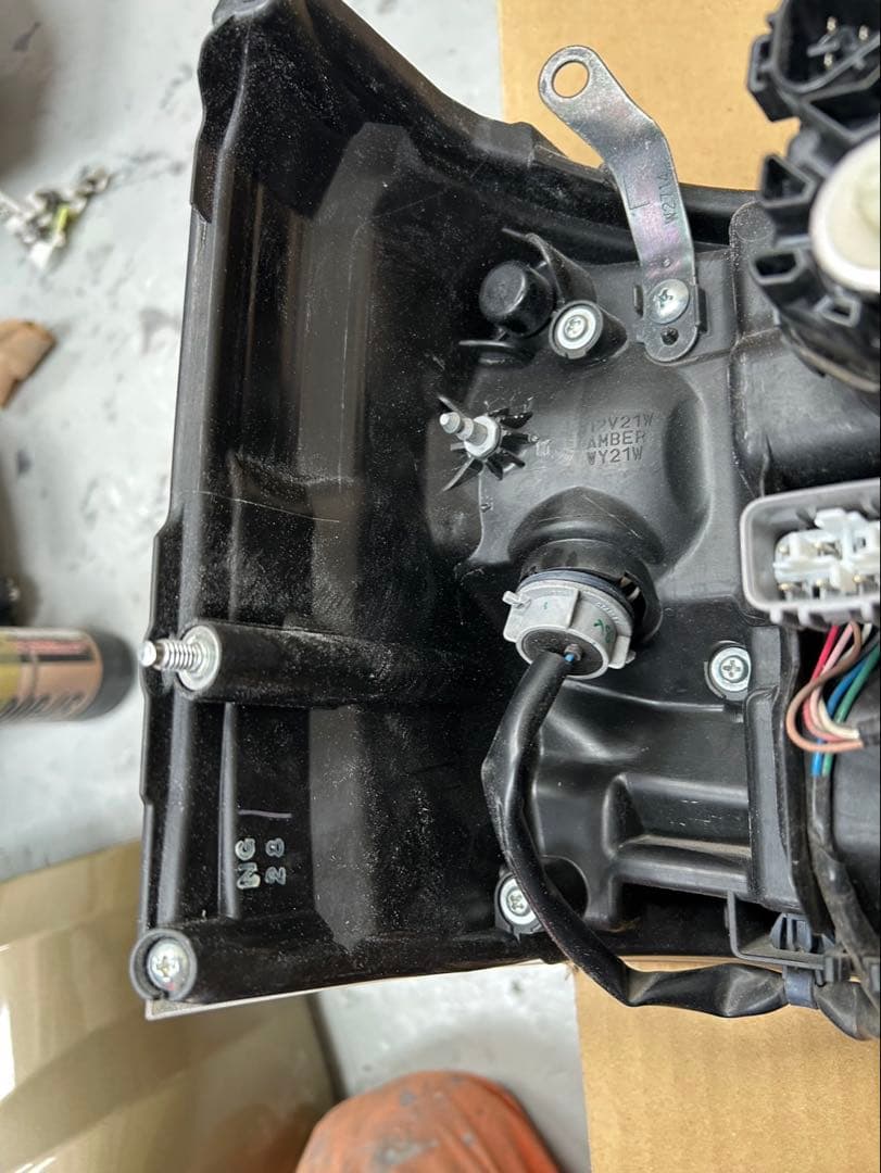 ハイゼット左ヘッドライト