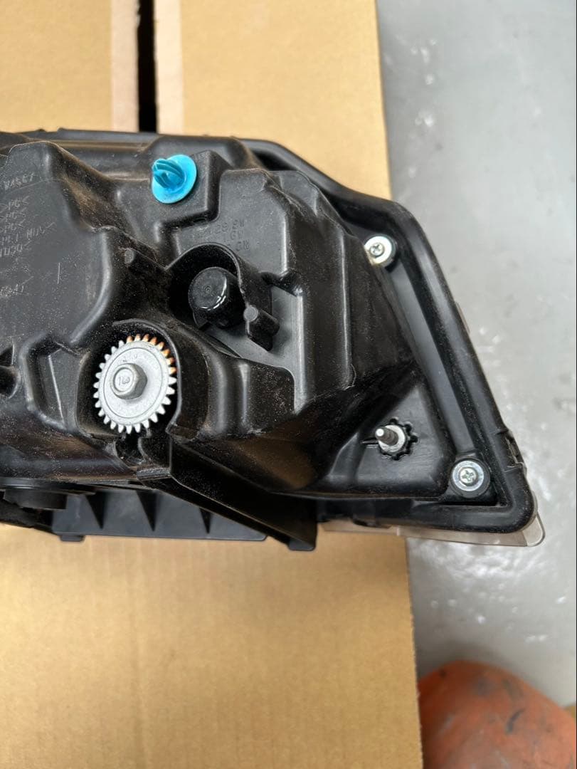 ハイゼット左ヘッドライト