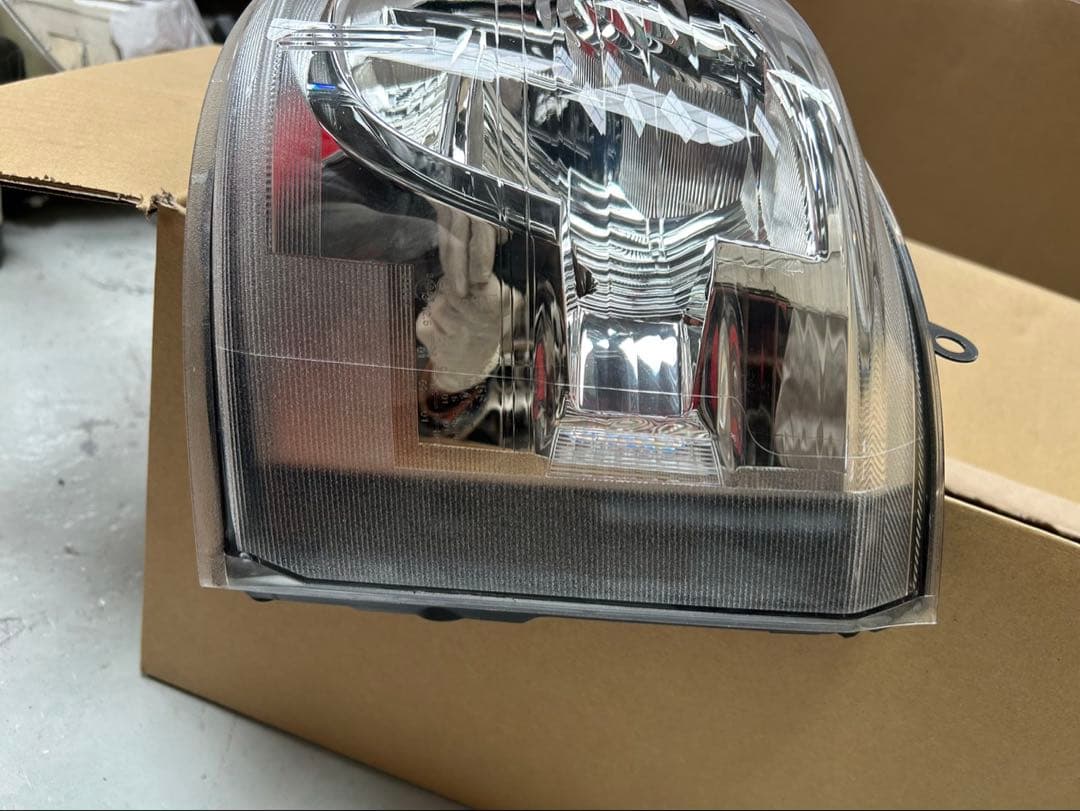 ハイゼット左ヘッドライト