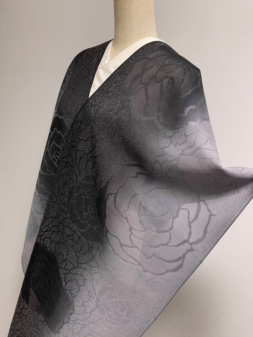 小紋のお着物・羽織やコートに【特選紋紗銀通し小紋着尺◆薔薇】バラ 黒 グレー