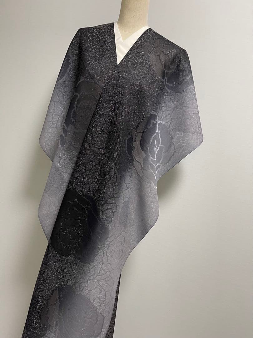 小紋のお着物・羽織やコートに【特選紋紗銀通し小紋着尺◆薔薇】バラ 黒 グレー
