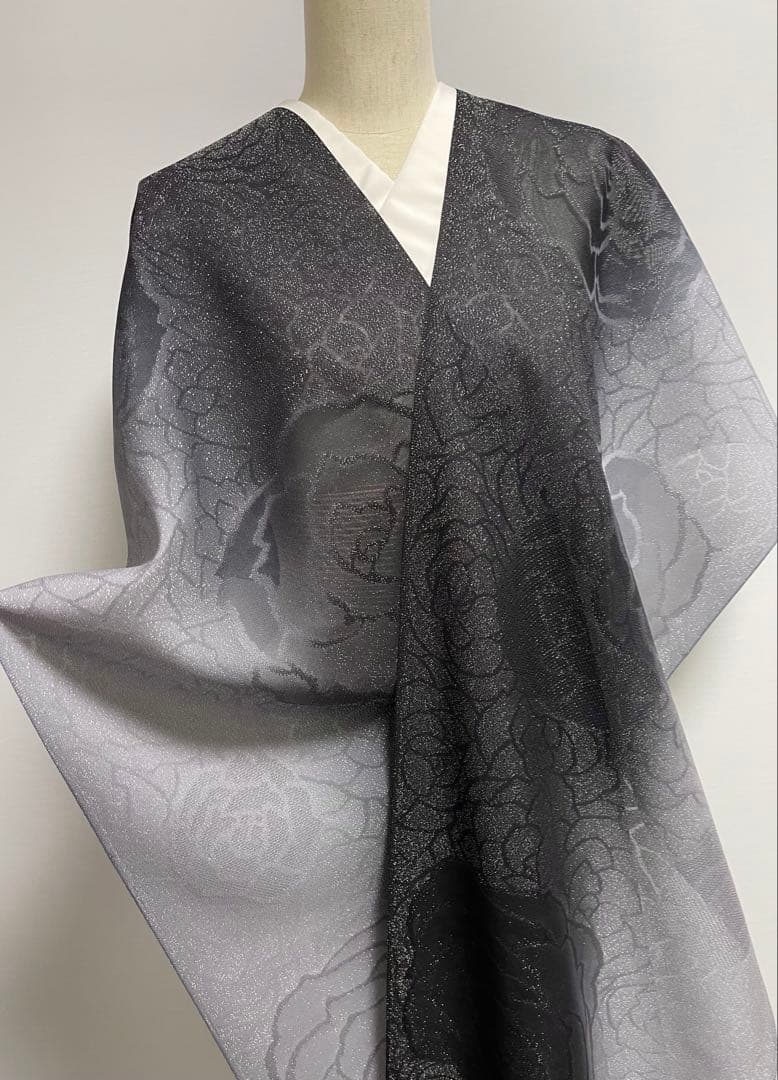 小紋のお着物・羽織やコートに【特選紋紗銀通し小紋着尺◆薔薇】バラ 黒 グレー