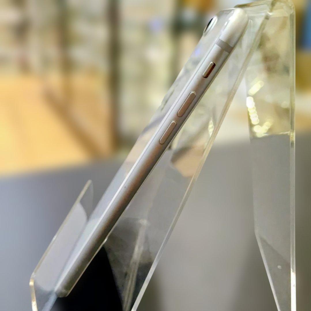 も*も様 iPhone 8 Plus シルバー AirDrop〇 SIMフリー