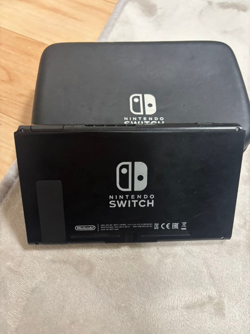 Nintendo Switch 本体 ブラック キャリングケース付き