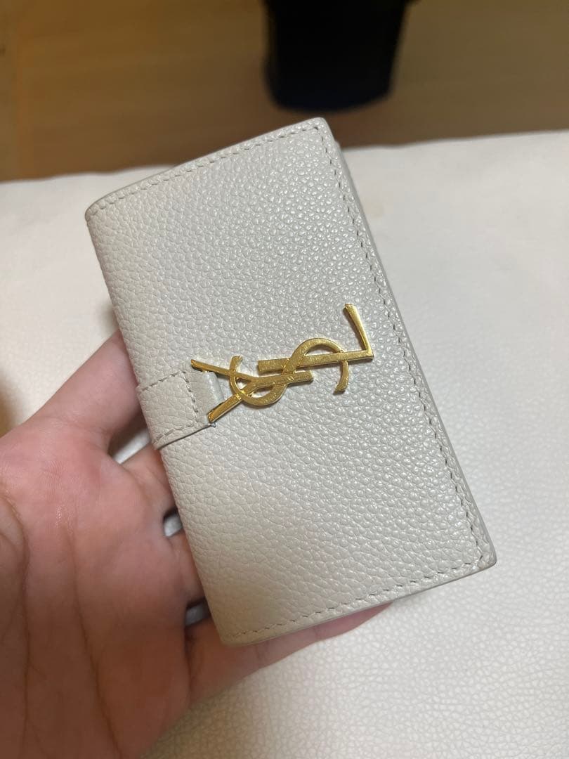 YSL ベージュ レザー キーケース